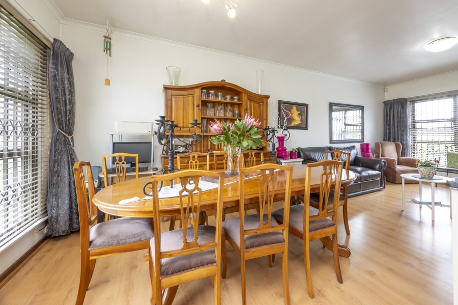 3 Bedroom Property for Sale in Sonnekuil Western Cape